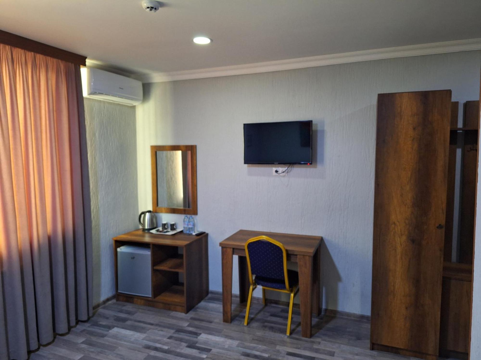 Hotel Georgian Kutaisi Exteriör bild