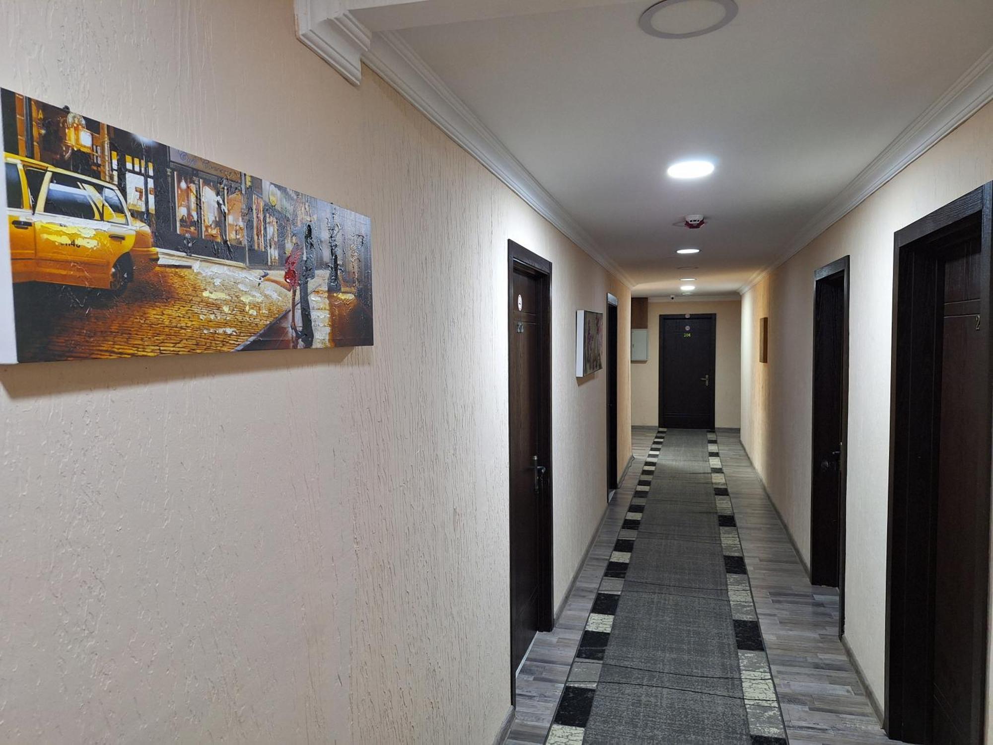 Hotel Georgian Kutaisi Exteriör bild